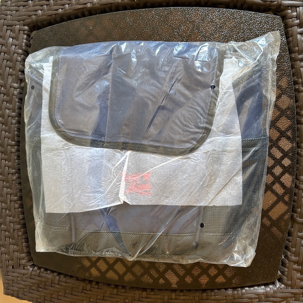 Tony Lama Boots Travel Bag Lunch Tote 6pk Cooler Shoulder Strap Size 10 x 10 x 6